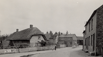The Queens Head about 1900 [Z1306/26/6]